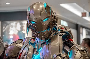 Incredible Ultron Cosplay Made from Foam