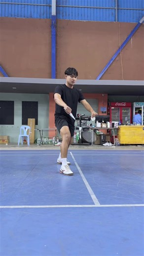Master the Backhand Smash in Badminton