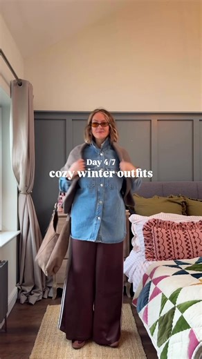 Day 4 of cute winter outfits and tell me WHY this Lemar song still slaps?? 🎶 who remembers this? Instantly added to my Spotify. Comfy elasticated waist because… bloating 🤝 Layered with denim and a cosy knit so I still look put together ✨ Joggers @adidas Denim shirt @veromoda Knit @primark Trainers @adidasoriginals Bag @primark . . . . #over30fashion #winteroutfitideas #everydayoutfits #midsizefashion