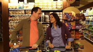 Supermarket showdown: Men vs. women