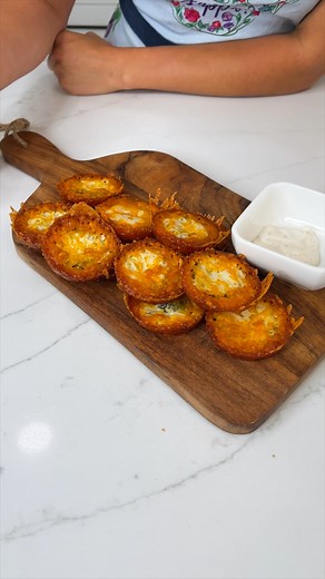 3 ingredient appetizer everyone will love This recipe is so easy and delicious! All you need is cheese, pickles and ranch. | Cooking and Crafting with V