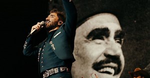 Alejandro Fernández estrena su nuevo disco ‘De Rey A Rey’, para homenajear a su padre