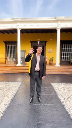 [#EducaciónMUCEN] “UN DIA EN LA CASA URQUIAGA” EN EL MUCEN Trujillo🔎 Visita la #CasaUrquiaga junto a tus estudiantes y podrán conocer más sobre la vida cotidiana a finales del virreinato e inicios de la república. Así, esta cotidianidad reflejada en las actividades, costumbres, valores y rutinas dentro del hogar les permitirá reflexionar sobre nuestra convivencia y prácticas actuales ☝🤓 Recuerda que la participación es GRATUITA, solo necesitas organizar tu visita: 🔗 Realiza tu reserva grupal 