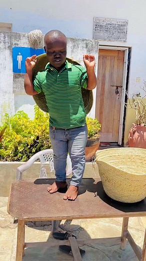 The advantage of being tall boy 😂😂😂 | Funny team