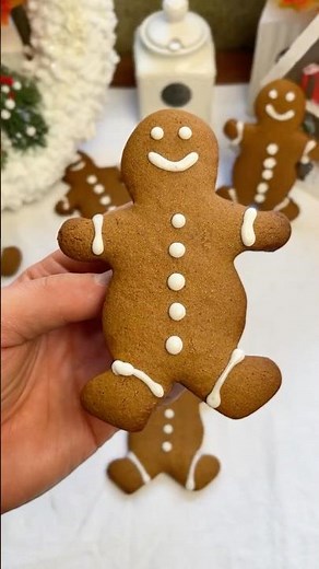 The Perfect Gingerbread Man Cookies 😳....... #thebakefeed #bakingmadeeasy #recipe
