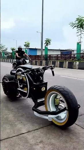 Garuda AI Bike Goes Driverless 🤯 | Future of Mobility