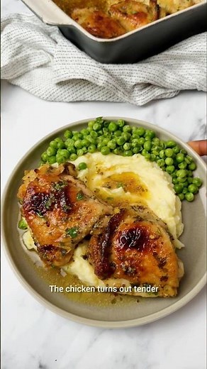 Easy Honey Mustard Chicken Thighs! so flavorful, so delicious #chicken #dinner #dinnerrecipe