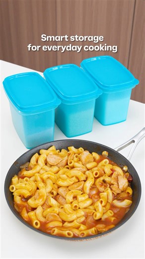 Your kitchen needs this. 👀🍳 Meet the 𝐒𝐡𝐞𝐥𝐟 𝐒𝐚𝐯𝐞𝐫 𝐖/𝐒𝐩𝐨𝐨𝐧 𝟖𝟐𝟎𝐦𝐥 — seasoning stored neatly, spoon always within reach, and no more scrambling mid-cook. Everything you need, right where you need it. Cook smoother, mess less ✨ Bring one into your kitchen today! Contact your trusted Tupperware Consultant or visit our Business Center near you: https://bit.ly/FindTuppCenter #TupperwareMalaysia #TupperwareMY #MyTuppLife #ilovetupperware | Tupperware Malaysia