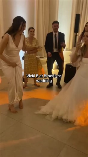 Real life footage of Victoria Beckham at Brooklyn & Nicola’s wedding (white dress included) #brooklynbeckham #victoriabeckham #popculture #fyp #celebritynews