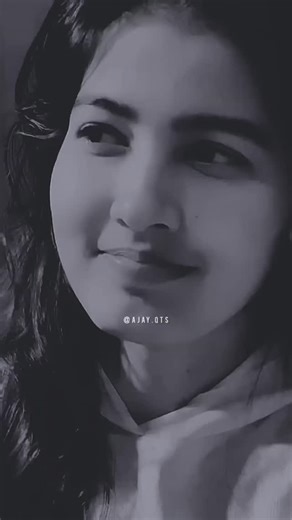 ◥꧁ད 𝕚𝕤𝕙𝕢_𝕜𝕚__𝕔𝕙𝕒𝕙𝕒𝕥_ ཌ꧂◤ on Instagram: "日本は、😶‍🌫️👀 勇但人々のー歩一歩を電カに変える革新的な技術を導入しています。 それが圧電タイル(ピエゾエレクトリック・タイル)です。 このタイルは、歩行者が踏むたびに生じる圧力と振動のエネルギーを吸収し、 その機械的な力を電気エネルギーに変換します。 内部に埋め込まれた圧電素子がわずかに変形することで、微小な電流が発生します. 一歩一歩は小さな電力ですが、何百万もの歩行が重なれば、LEDライト、デジタルディスプレイ、センサーなどを動かす十分な電力が生み出されるのです 東京・渋谷駅のような人通りの多い場所では、 1日に約240万歩がこのシステムに貢献しています。 この電力は蓄電または即時利用が可能で、従来の電力供給への依存を減らし. 持続可能な都市インフラの発展を支えています。 日常の「歩くという行為が、 未来の再生可能エネルギーを生み出す力に変わっているのです。 #日本#圧電タイル#ピエゾエレクトリック#歩行発電 #没谷駅#再生可能エネルギー#スマートシティ#テクノロジ一