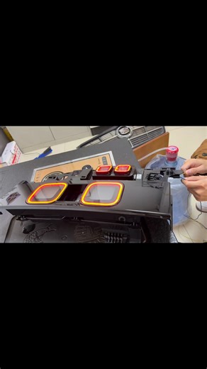 LandRover Automobile Parts on Instagram: "The 2026 smoked black taillights of the Land Rover Defender are brand new and original, and can be directly installed on the old Land Rover Defender models for modification and upgrading #defender #defenderl663 #defender110 #defender90"