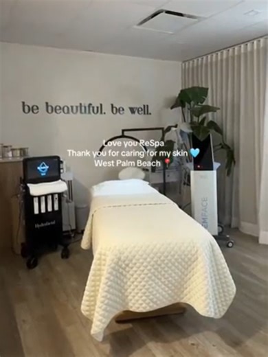 Thank you, @‌isadorafranca — for capturing the calm, the light, and the care we hope to leave on every skin ✨ This is the ReSpa experience. Soft. Intentional. Transformative. 💬 Ready to feel it too? DM us to book your glow. #ReSpaPalmBeach, #FacialExperience, #LuxuryAesthetics, #SkinConfidence, #GlowWithPurpose, #WestPalmBeauty, #SoftCare, #ReSpaMood
