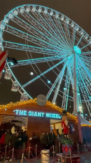 The GIANT wheel by Disney | Winter Wonderland 2025 | Hyde Park