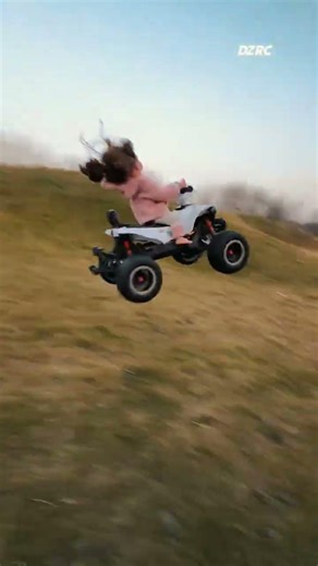 The stroller shell was shattered on the ground and made me cry rc