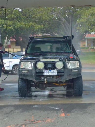 start the year off with a poslish and a big clean up on the inside#patrol #y61 #gu #nissan