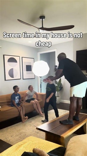 Screen time has been served 💅#ipad #funny #dancer
