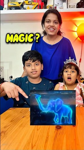 Saanvi and Bhai Ne Seekha 3D Hologram Magic 😳 Kids learn science #kidslearning