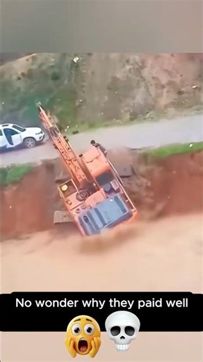 "EXCAVATOR ACCIDENTS: DANGER UNLEASHED!" #ExcavatorAccidents#constructiondisasters