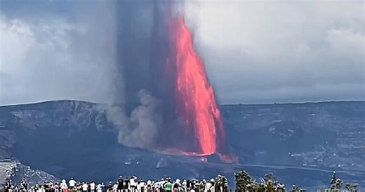 Massive lava fountain shoots 1,100ft high as Hawaii's Kilauea erupts again