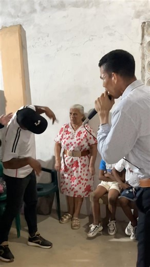 Cuando el poder de Dios cae 😱😭