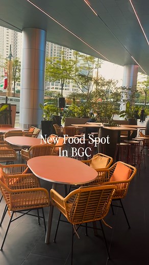 Asian Foodie on Instagram: "A new food spot has opened in @bonifacioglobalcity named @thesplitph by @raintreerestaurants and there are 4 different restaurant brands in this place 🤩 When dining in here, customers can order food from these brands: - @sabotenexpressph - @friendsandfamilyph - @providoreph - Chotto Matte Sharing my favorite orders during my first visit here: ☕️🧀 Puto Bumbong (PHP 275) - This drink actually tastes like puto bumbong, with the salted cheese cold cream and ube flavors 