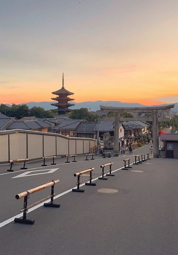 八坂の塔で感動的な夏の夕日を体験しよう