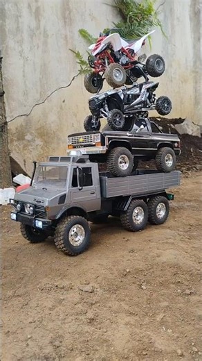 RC Unimog Takes the ATV Hauling Challenge! 💪🔥 #rcoffroad #rccar #automobile