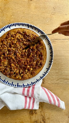 Frida | Frida’s Cottage Cheese Carrot Cake with Tosca Style Nut Brittle 🥕 Softly spiced carrot cake made with protein rich cottage cheese for a... | Instagram