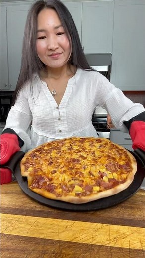 How to Make Hawaiian Pizza