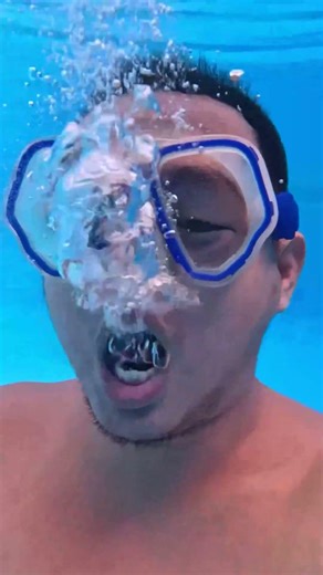 Root Beer vs Royal Bottle Sound Underwater