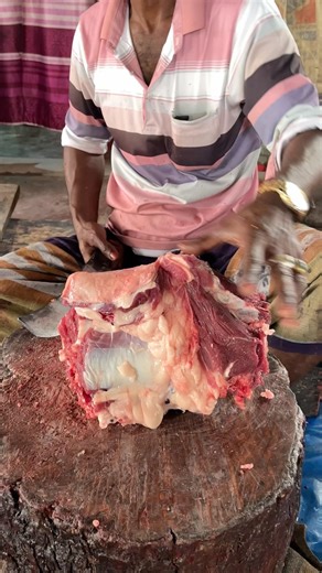 Fresh meat cutting #facebook #beef #food #foryou #youtubeshorts #cow #viral #meatmarket #fishing