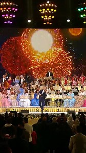 ✨Under the Bahrain night sky, Andre Rieu lets his guitar strings transform into starlight, quietly illuminating every heart. ✨ 💐🌹🍁🌺 | Amazing Music