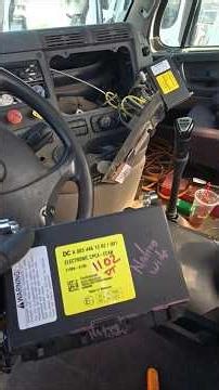 Freightliner Cascadia CPC4 electronic issues testing and repair #freightliner #franciscoamaya