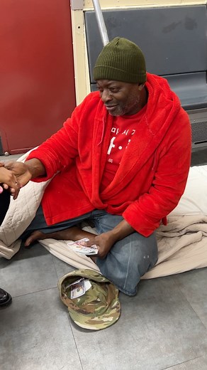 Blessing a stranger on the subway! part 9 | Taylor and Jacob | Facebook