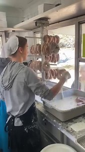 Albany plenty hot fresh donuts 💥also we do have the credit card machine going!!! Address is 417 West 3rd Street here until 1 today | Yodee's Mobile Fresh