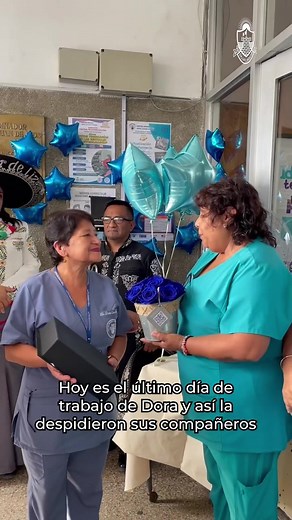 Despedimos con mucho cariño a la Lic. Dora, quien laboró 48 años en el Servicio de Emergencia de nuestro Hospital 🏥 ¡Gracias, Dora! 💙 #cesar #enfermera #hospitalcarrion #despedida