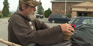 Move-out day for homeless at Berlin hotel