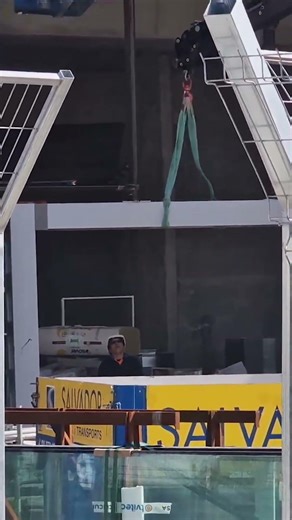 Two Major Updates at Camp Nou! First Slat Installed & Rooftop Crane Mystery 🚧