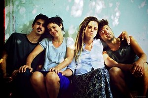 CANCIÓN PEQUEÑA - Perotá Chingó - LETRAS.COM