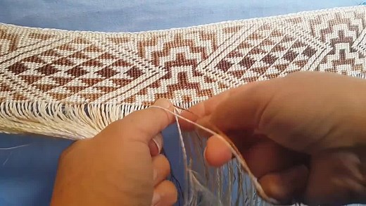 122K views · 996 reactions | Celebrating Maori Language Week with the language of weaving "Tāniko" (Tar-knee-cor) Finger weaving technique used to decorate the borders of fine garments - now used to make SO MANY THINGS! :D ) #te_wiki_o_te_reo_Maori #te_reo_a_te_whare_pora | Maori Weaving with Veranoa Hetet | Facebook