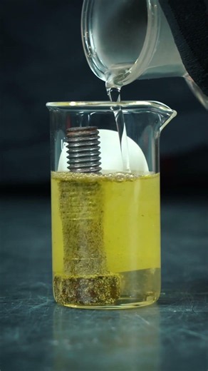 Que se passe avec la rouille dans l'acide chlorhydrique ? 🧪😲 Expérience d'élimination de la rouille