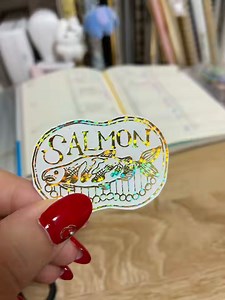 これラミネーター使うと簡単に仕上がりますよ☝️※二つ折りにしたコピー用紙に挟んで折り曲げたほうから通します（逆は中で詰まるから❌️）