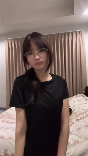 ปาดุกอยู่ข้างหลัง