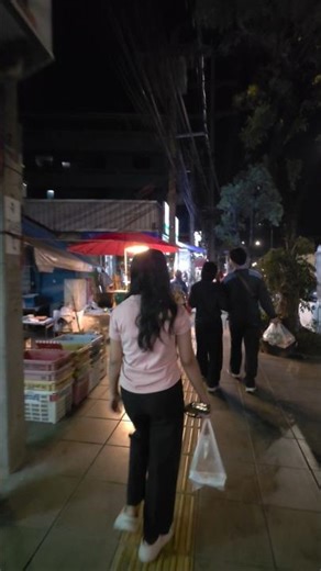 Bangkok Night Market Shopping Walk 🌃 Street Life & Local Market Vibes | Thailand #shorts