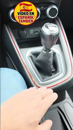 How to remove the center console on a Renault Clio 5