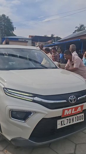 ചാമിയേട്ടാ..... റ്റാറ്റ MLA. K. Babu സാർ. 😍🤝🙏 #MLA #K. #BABU #സാർ | Vadavannur Kumaresh