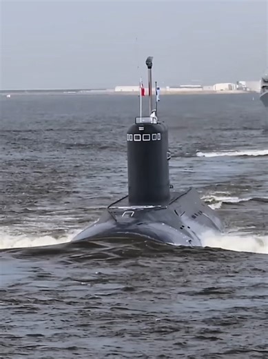 Mengapa Kapal Selam Rusia Ada Jendela?