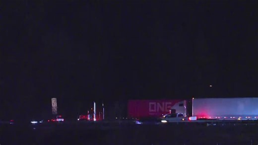 Northbound I-5 blocked in Ridgefield after early morning crash