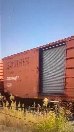 2 Trains Racing Side By Side! CSX Vs Norfolk Southern Railroad, JawTooth shorts