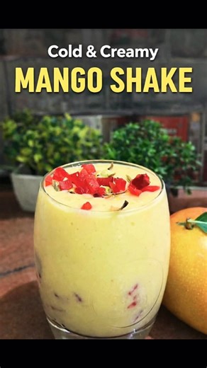 Cold & Creamy Mango Shake at Home 🥭🥛 || Summer Special Drink